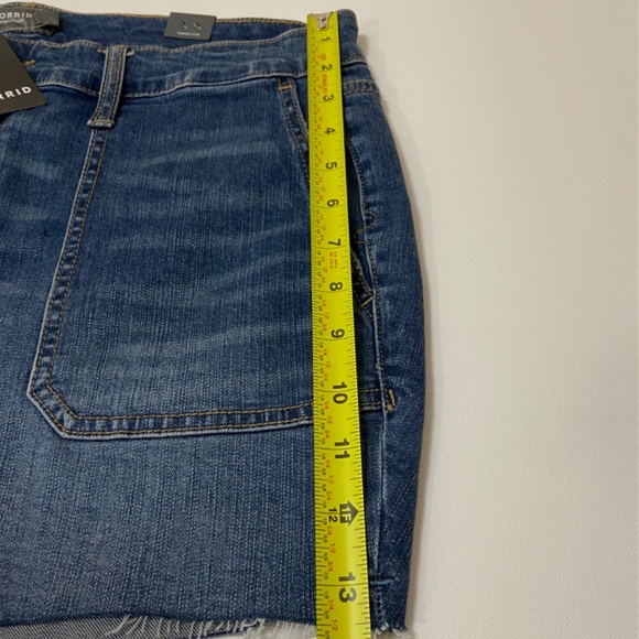 Torrid Jeans Womens Denim Shorts Size 12 Raw Hem Cut Offs Spring Summer - Picture 9 of 10